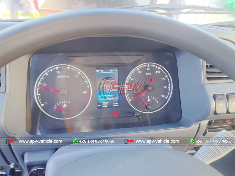 English Instrument Panel of ISUZU 100P Cabin